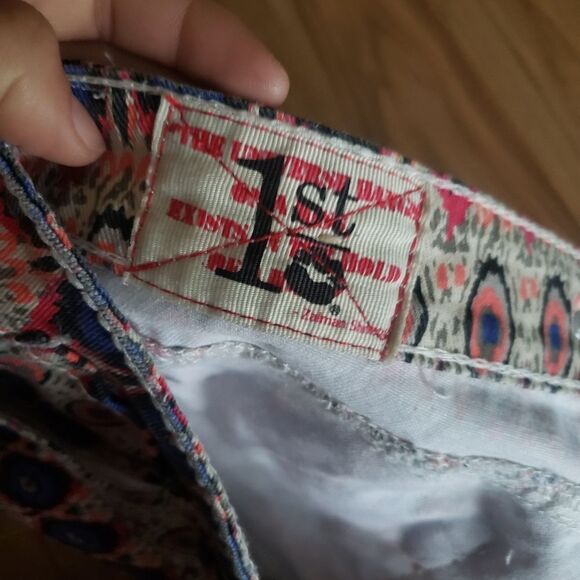1st Kiss| Aztec jean shorts - size 3 - Picture 2 of 3